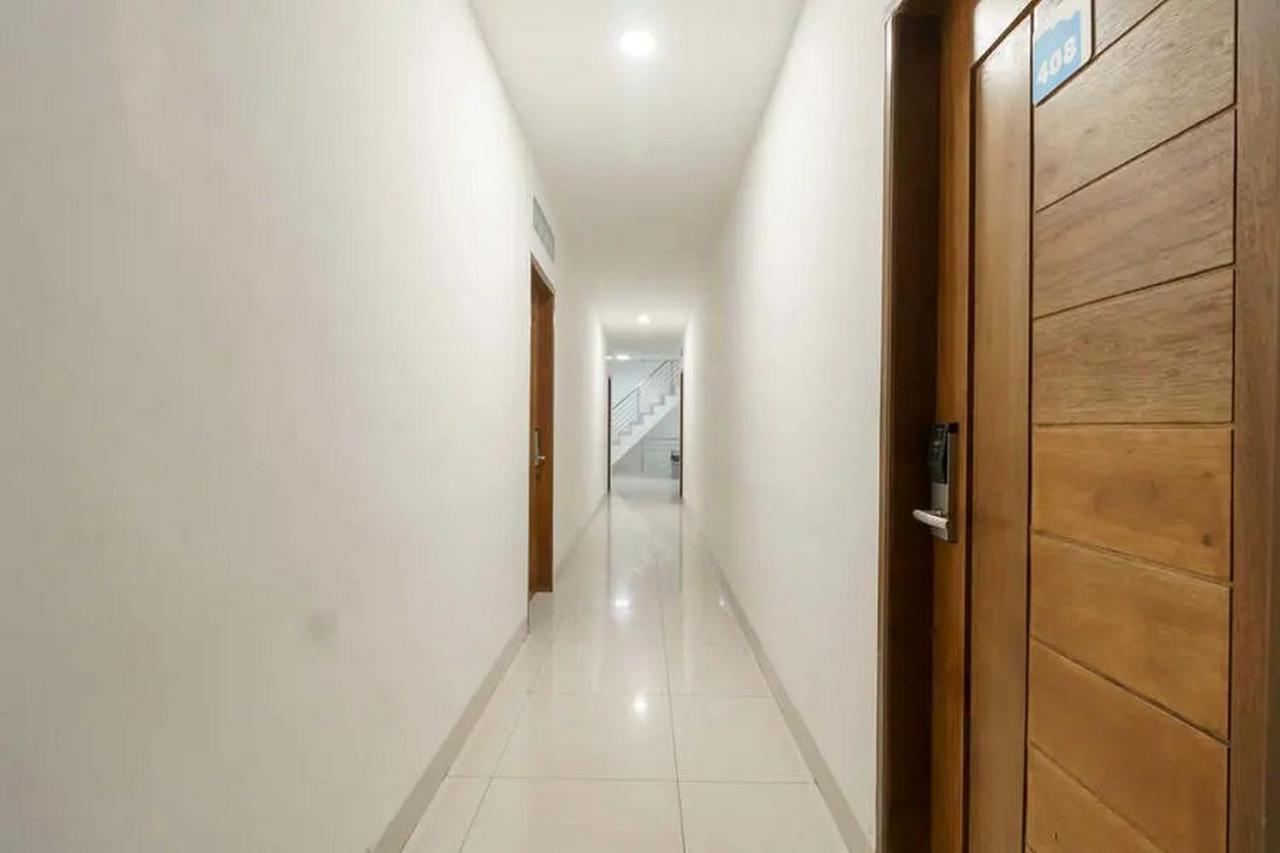 Reddoorz Plus @ Cemara Asri Medan Kültér fotó