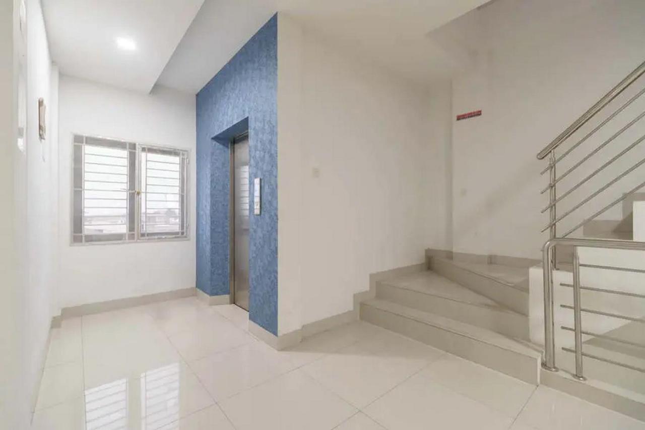 Reddoorz Plus @ Cemara Asri Medan Kültér fotó